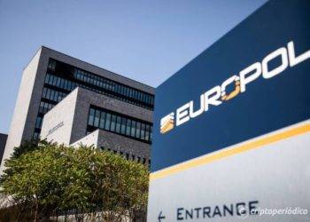 Europol detiene a 15 personas en una redada masiva contra estafas de criptomonedas: Incautación de 1 millón de dólares