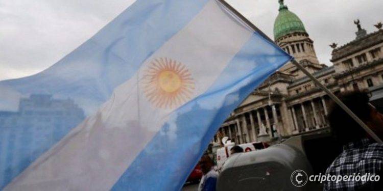 Según Bitwage, trabajar en el exterior para ganar y recibir dólares de Argentina es un mecanismo para evitar la inflación