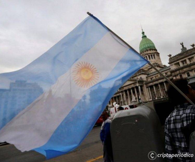 Según Bitwage, trabajar en el exterior para ganar y recibir dólares de Argentina es un mecanismo para evitar la inflación 