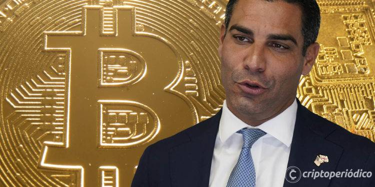 Alcalde de Miami recibe salario en Bitcoin