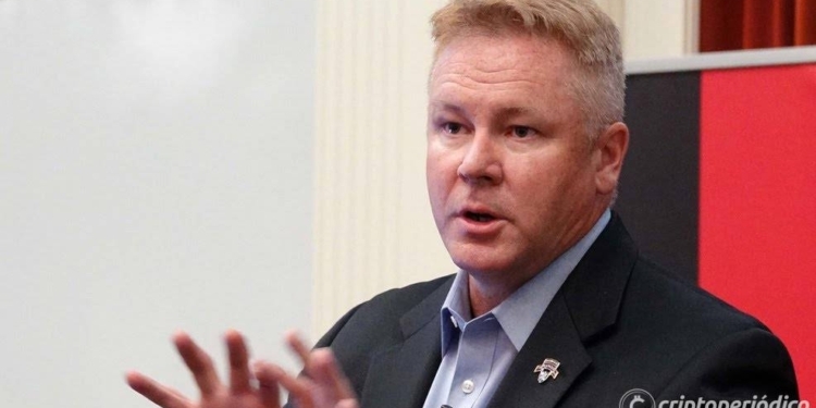 El representante Warren Davidson presentará una ley para destituir a Gensler, jefe de la SEC, por sus extralimitaciones en el ámbito de las criptomonedas