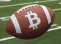 Promesa del Fútbol Universitario Firma Contrato en Bitcoin con la USC