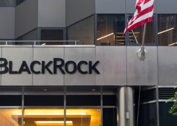 ETF IBIT de BlackRock Alcanza Los $50.000 Millones en Tiempo Record a Medida que Bitcoin Supera Los $100.000