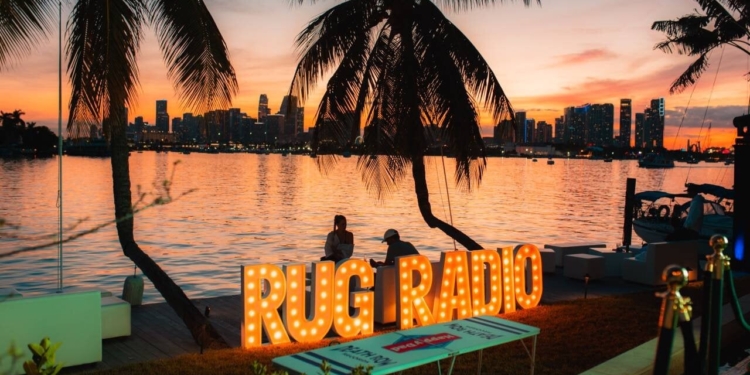 Decrypt y Rug Radio presentan MYRIAD en el evento R HAUS durante Art Basel Miami
