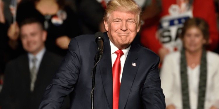 Empresa mediática de Donald Trump ampliará servicios financieros con Truth.Fi