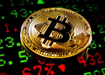 Bitcoin Bajo Presión: Factores Macroeconómicos Atacan el Impulso Alcista