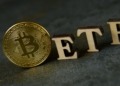 ETFs de Bitcoin Han Perdido $929 Millones en lo Que va de Febrero