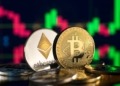 Bitcoin Cae a $80.000 y Ethereum a Mínimos de un Año Mientras Inversores Entran en Pánico