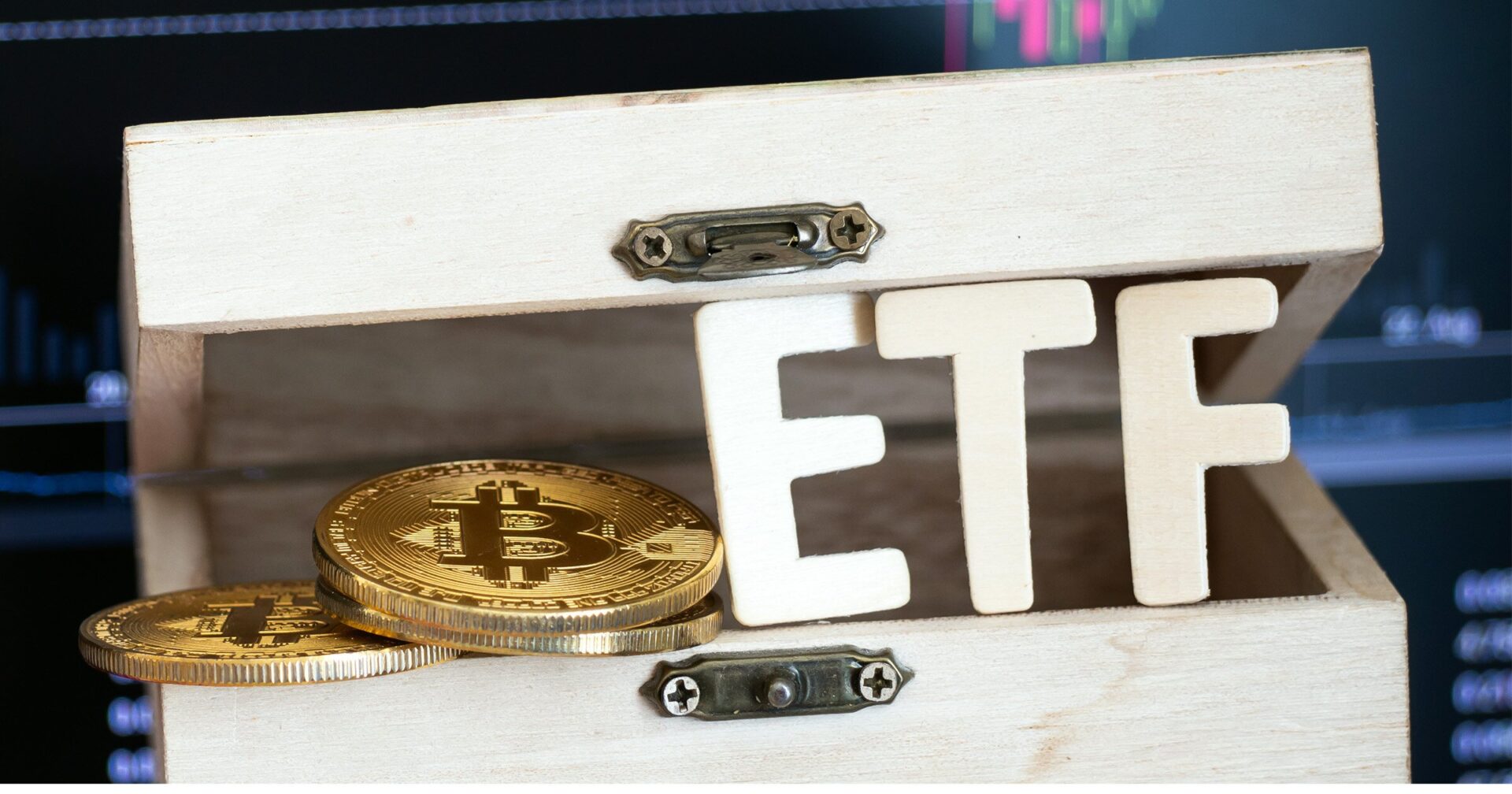 ETFs de Bitcoin Perdieron Más de $2.400 Millones en la Semana