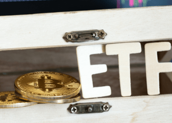 "Desplome bursátil: ETFs de Bitcoin dejan en el camino más de $2.400 millones en solo una semana"