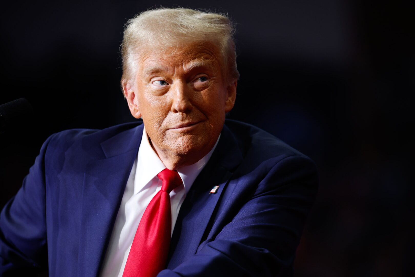 El repunte de BTC, XRP y SOL impulsa el mercado mientras Trump se prepara para el Día de la Liberación de Aranceles.