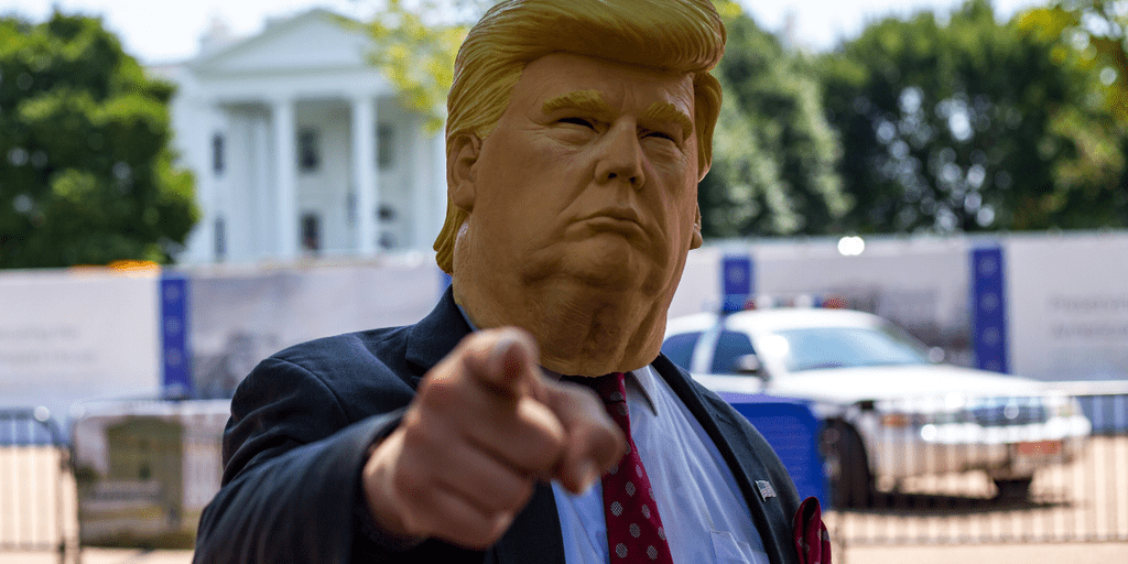 "Trump, Dogecoin y Cardano tambalean: el mercado se zambulle en una caída imparable" 1 "Trump, Dogecoin y Cardano tambalean: el mercado se zambulle en una caída imparable"