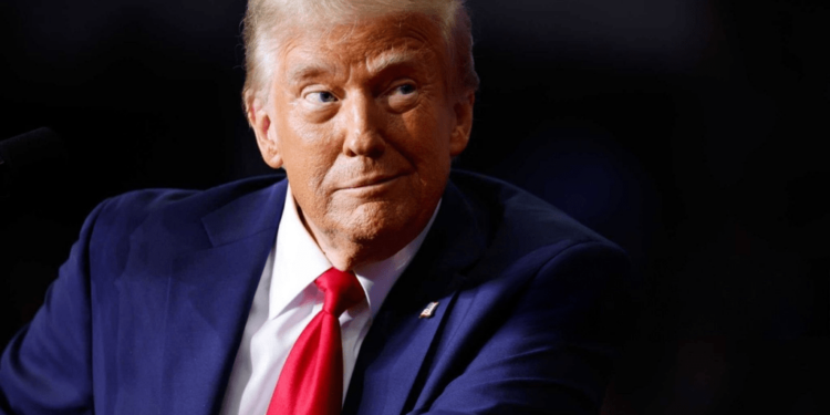 Trump afirma que su criptomoneda es insuperable y su valor se dispara.