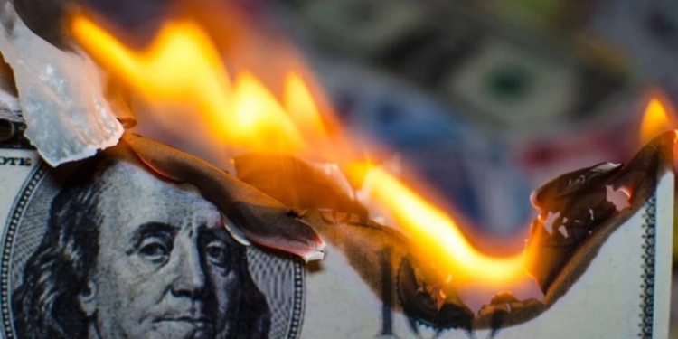 Caída sorpresiva de Bitcoin: ¿Qué revela el inesperado informe de inflación?