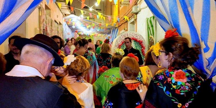 La Solana se llena de vida y sevillanas en su vibrante Feria de Abril