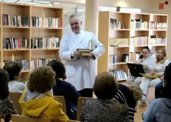 La Solana rinde homenaje a la literatura con la presencia del aclamado Raúl Tirado
