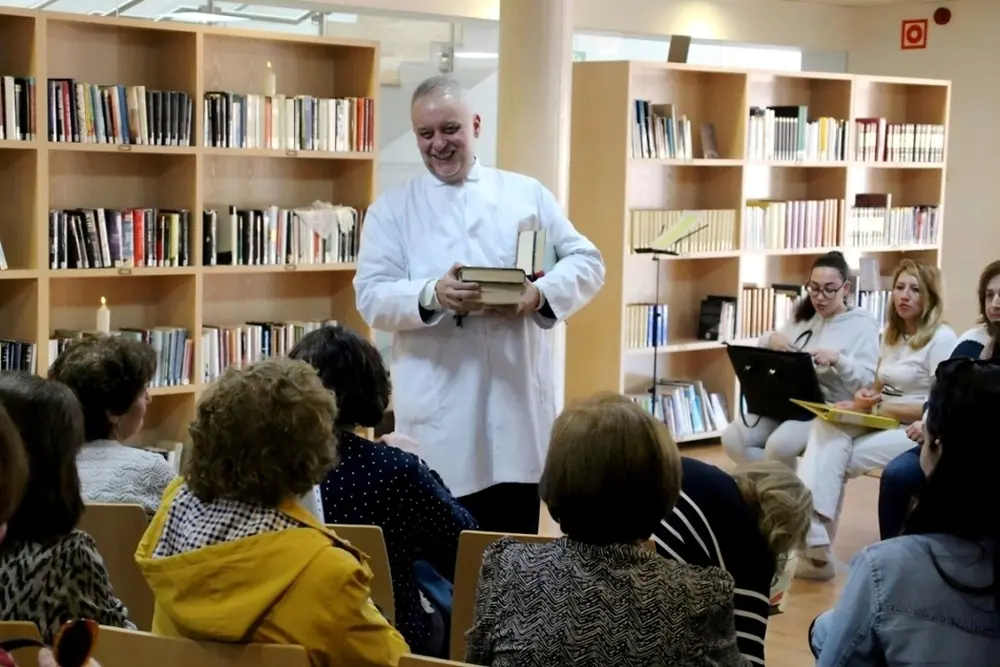 La Solana rinde homenaje a la literatura con la presencia del aclamado Raúl Tirado