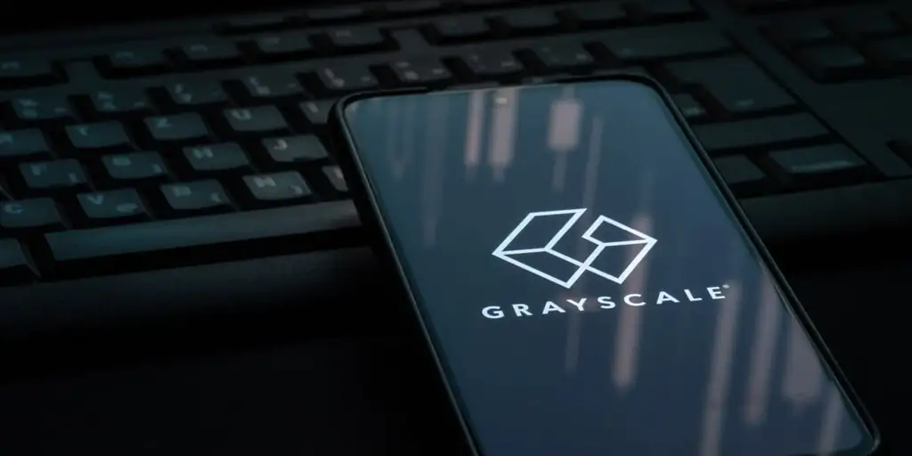 Grayscale Desvela su Estrategia para un ETF de Solana y Revoluciona el Staking