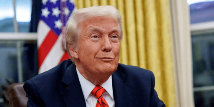 Trump hace historia al firmar una ley cripto: Adiós a la restricción del IRS sobre DeFi. 1 Trump hace historia al firmar una ley cripto: Adiós a la restricción del IRS sobre DeFi.