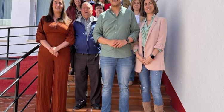 Eulalio Díaz-Cano renueva su liderazgo en el PSOE de La Solana con un firme compromiso hacia un futuro centrado en las personas