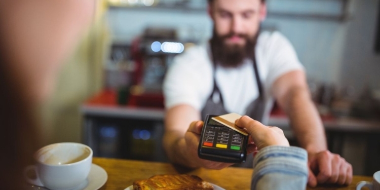 Los euros dan paso a los bitcoins: la revolución de los pagos con criptomonedas en Europa