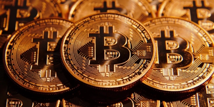 El bitcoin se tambalea ante la incertidumbre: ¿por qué el oro brilla con un 5,4% de subida en medio de la guerra arancelaria? 1 El bitcoin se tambalea ante la incertidumbre: ¿por qué el oro brilla con un 5,4% de subida en medio de la guerra arancelaria?