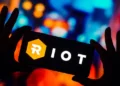 Riot Platforms asegura 100 millones de dólares de Coinbase con Bitcoin como aval