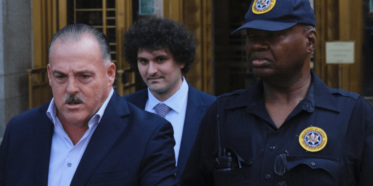 Sam Bankman-Fried abandona Victimville y se enfrenta a una nueva realidad en prisión de baja seguridad