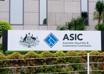 Un escándalo financiero: La ASIC acusa a un exejecutivo de Blockchain Global por incumplimientos de 20 millones de dólares en reclamaciones de clientes.