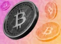 Bitcoin roza los 106.000 dólares mientras Ethereum se tambalea.