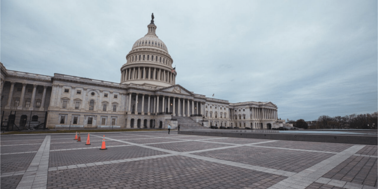 El Senado se prepara para votar la Ley GENIUS en medio de una creciente resistencia del GOP. 1 El Senado se prepara para votar la Ley GENIUS en medio de una creciente resistencia del GOP.