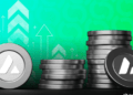 El impresionante ascenso de las altcoins AVAX, HYPE y WLD en medio de la estabilidad de Bitcoin cerca de su máximo histórico.