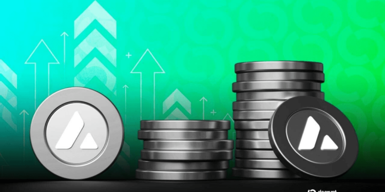 El impresionante ascenso de las altcoins AVAX, HYPE y WLD en medio de la estabilidad de Bitcoin cerca de su máximo histórico.