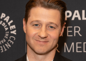 Ben McKenzie destapa la verdad oculta en su documental sobre criptomonedas: ¿Quiénes te están engañando por dinero?