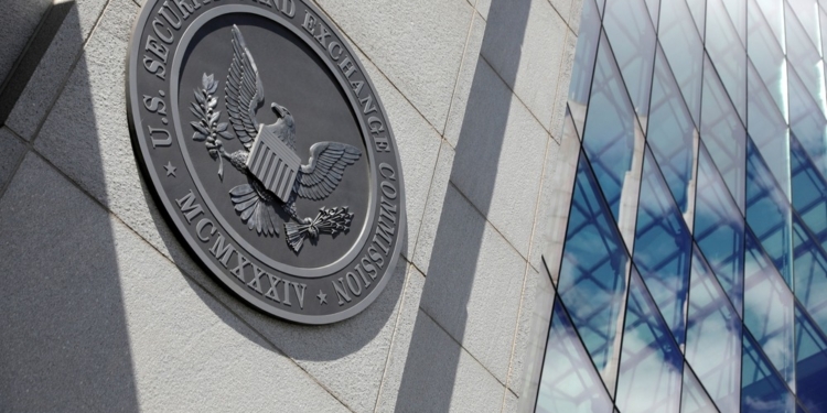 Inversores institucionales mueven sus piezas en el mercado de ETF de bitcoin en EE. UU.