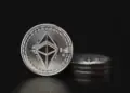 Ethereum se dispara un 32 % en una semana: descubre las razones detrás de este sorprendente ascenso.
