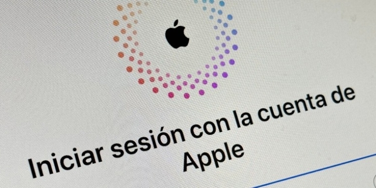 Hackers afirmaron tener 300 millones de iPhones en su poder y exigieron 75.000 dólares en Bitcoin a Apple, que desvela su falacia.