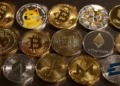 El bitcoin mantiene su ascenso pero no logra superar la barrera de los 107.000 dólares.