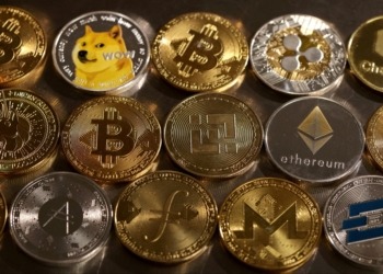 El bitcoin mantiene su ascenso pero no logra superar la barrera de los 107.000 dólares.