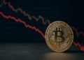 Trump podría elevar aranceles a Europa y arrastra a la baja al bitcoin