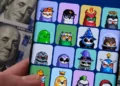 El fundador de Bored Ape Yacht Club sorprende al vender la propiedad intelectual de Moonbirds a una nueva startup de videojuegos.