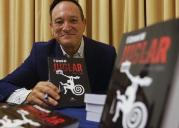 Pacuco Solana transforma su optimismo en una reveladora obra literaria.