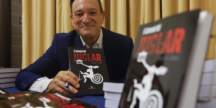 Pacuco Solana transforma su optimismo en una reveladora obra literaria.