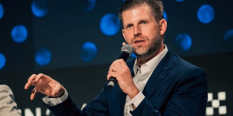 Eric Trump desvincula su nombre del acuerdo de Tron con el Nasdaq a pesar de su posición en la junta directiva. 1 Eric Trump desvincula su nombre del acuerdo de Tron con el Nasdaq a pesar de su posición en la junta directiva.