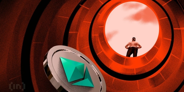 Los inversores a largo plazo de Ethereum vuelven a deshacerse de sus activos: ¿Se acerca el dominio de los bajistas?