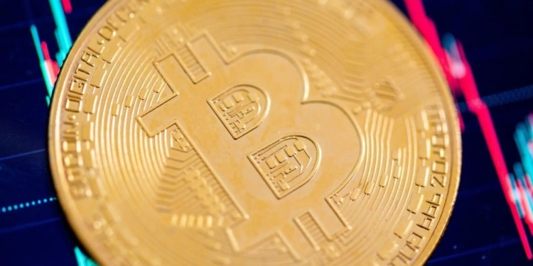 ¿Imaginas lo que tendrías ahora si hubieras apostado 1.000 dólares en bitcoin hace diez años? Su valor ha aumentado un 44.500% desde 2015.