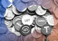 La emisión de stablecoins debería iniciarse a través de los bancos, según un funcionario del BOK.
