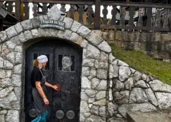 El enigmático pueblo serbio que mantiene a Javier Solana tras las rejas durante años