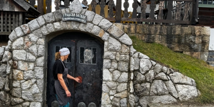El enigmático pueblo serbio que mantiene a Javier Solana tras las rejas durante años 1 El enigmático pueblo serbio que mantiene a Javier Solana tras las rejas durante años