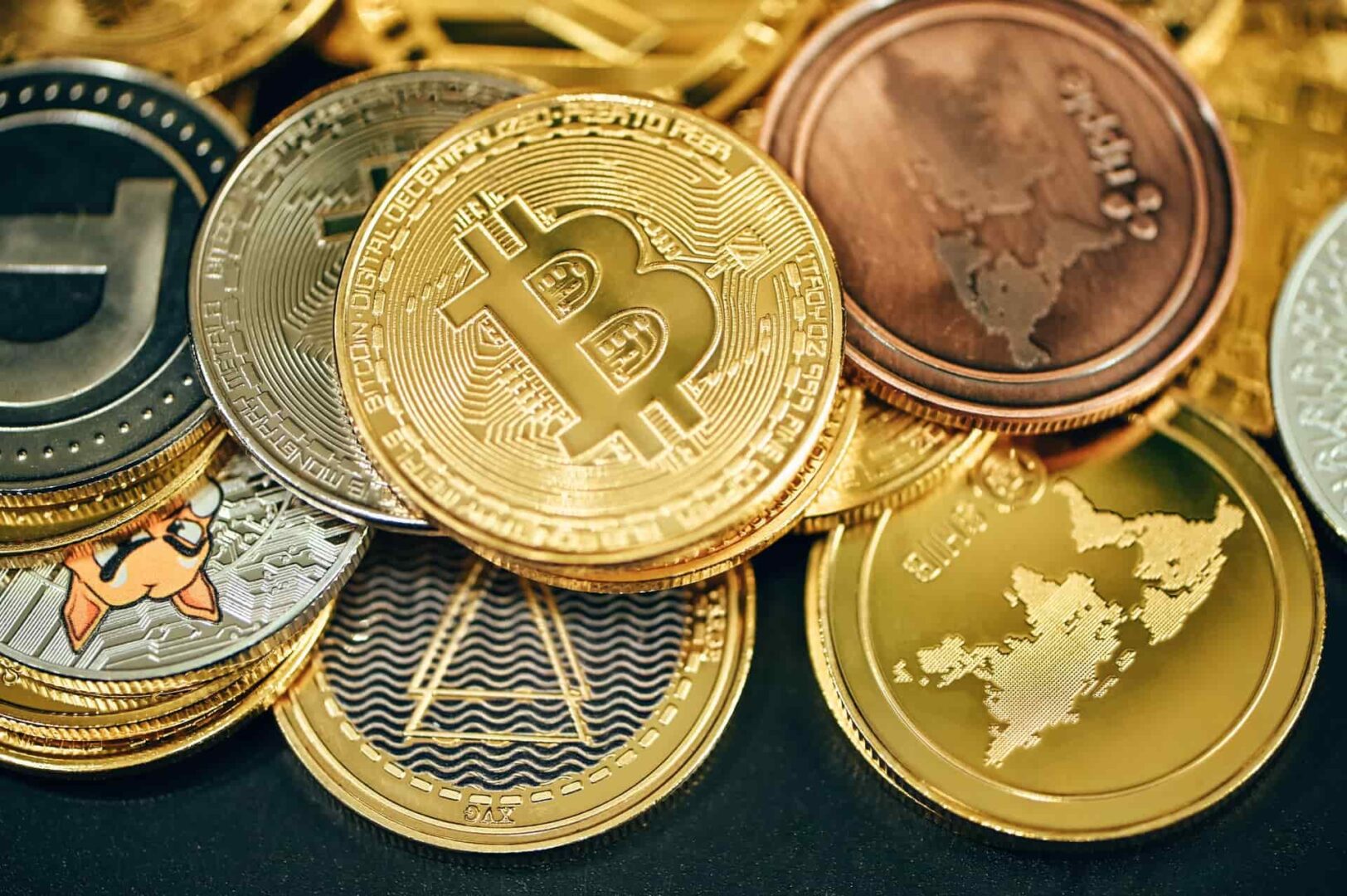 Grayscale logra el visto bueno de la SEC para un ETF que incluye XRP, Solana y Cardano